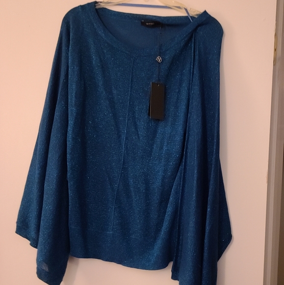 Moroccan Blue sparkly top Very unique sleeves. - Picture 1 of 7